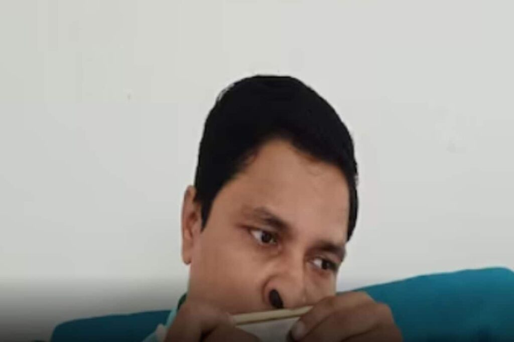 This Bengal Man Has A Unique Talent Of Playing Mouth Organ With Nose