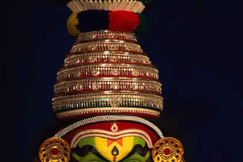 Meet Kerala's Lakshmi, Who Learnt Kathakali Online And Is Now A Professional Dancer
