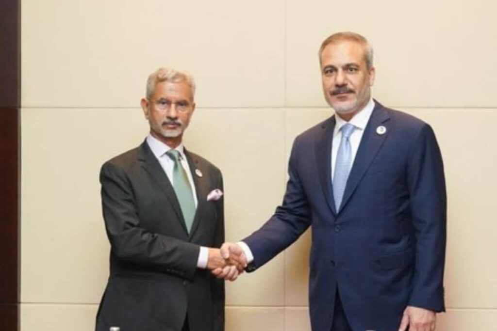 Jaishankar Discusses Bilateral Ties With Turkish Counterpart On The Sidelines Of ASEAN In Laos