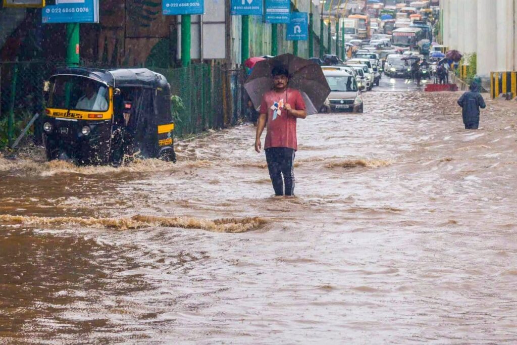 Mumbai, Thane To See Heavy Rain on Saturday, Pune, Raigad, Ratnagiri On Red Alert: IMD