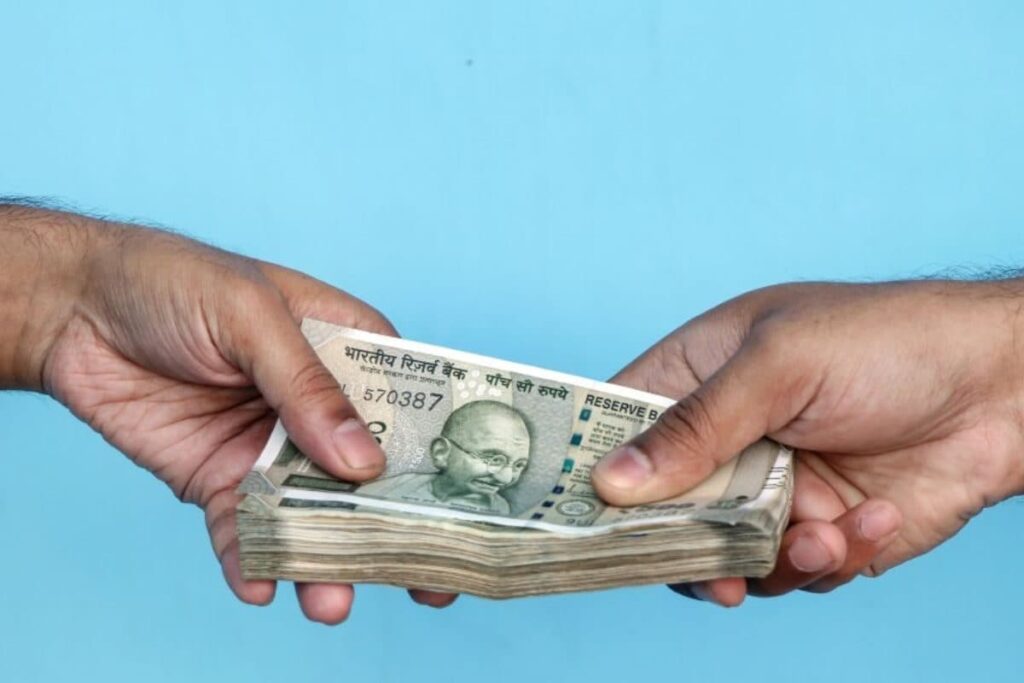 Bengaluru Businessman Receives Rs 30 Lakh in Fake Notes, Police Investigate Counterfeit Currency Racket