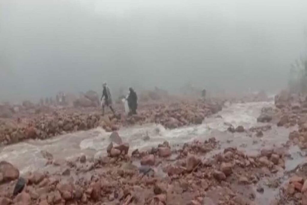 Wayanad Landslide LIVE: At Least 19 Dead, Hundreds Trapped; PM Speaks to Kerala CM, Announces Ex Gratia of Rs 2 Lakh