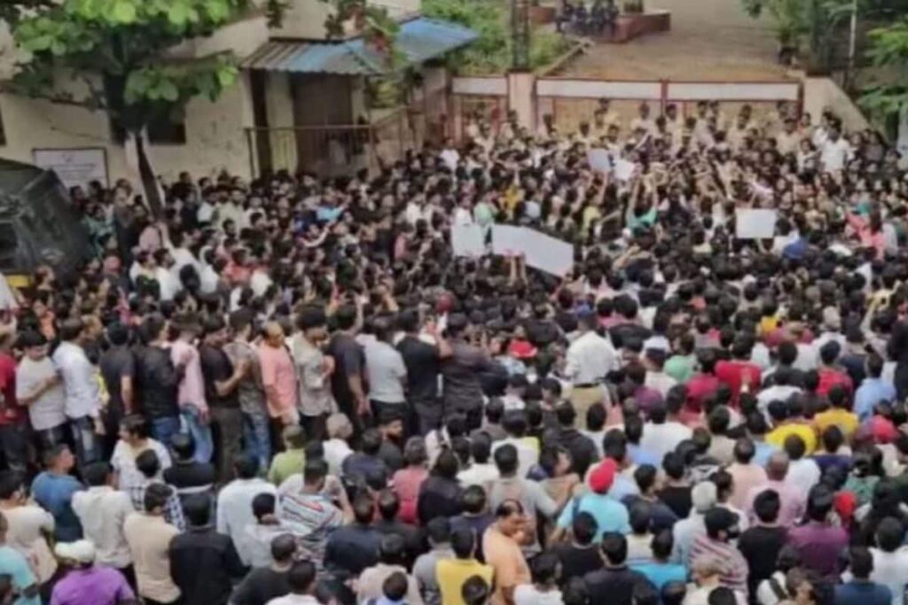 Day After Protests Over Badlapur Sexual Assault, Over 40 Detained After FIR Against 300 People; Local Train Services Resume