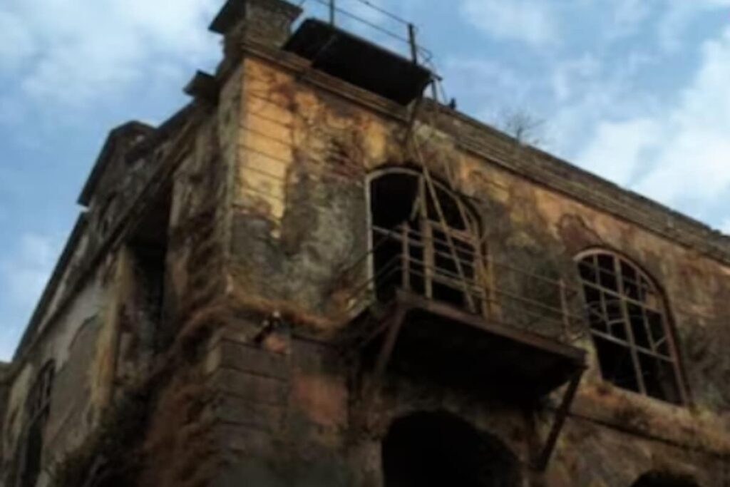 This Textile Mill in Mumbai Has Left Bipasha Basu Petrified, Find Out Why