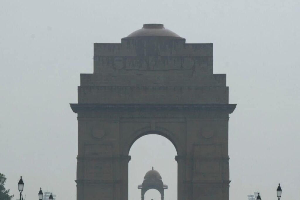 Artificial Rain To Fight Winter Air Pollution: Delhi Seeks Urgent Meeting With Centre to Evaluate Cloud Seeding