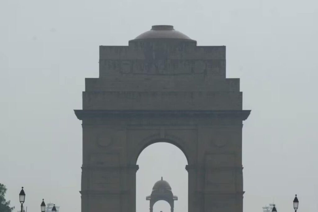 Delhi Govt Seeks Meeting With Centre For Evaluating Cloud Seeding To Tackle Winter Air Pollution