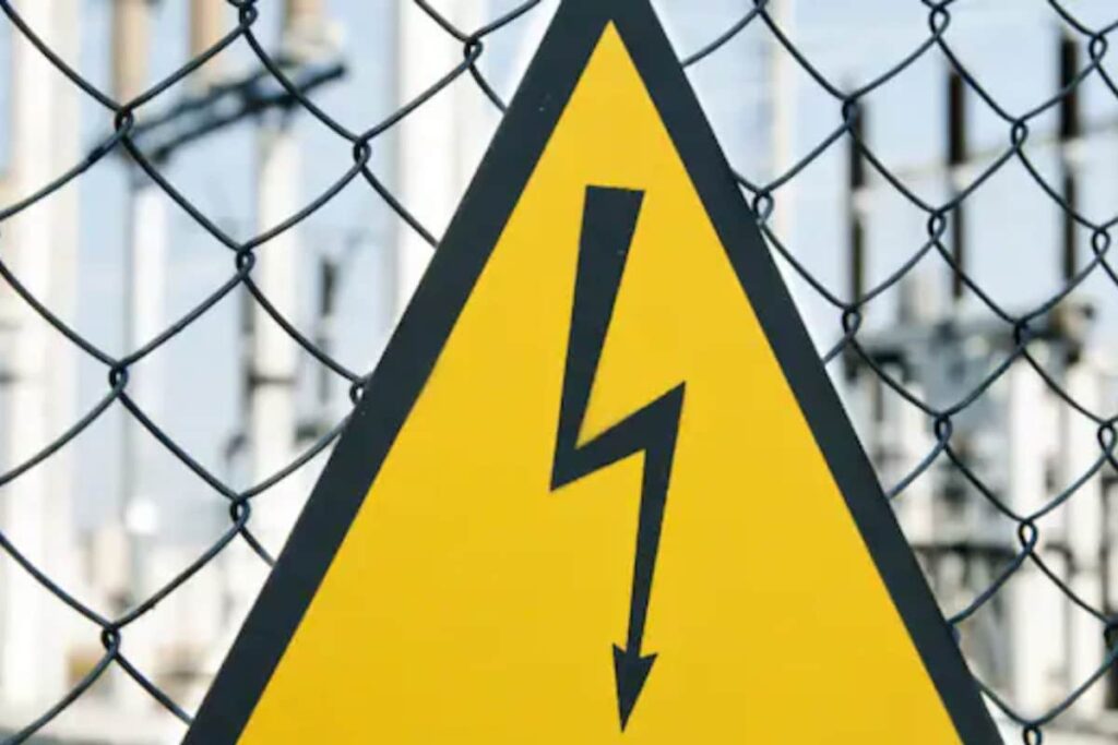 13-Year-Old Boy Electrocuted While Playing Cricket in Delhi's Ranhola