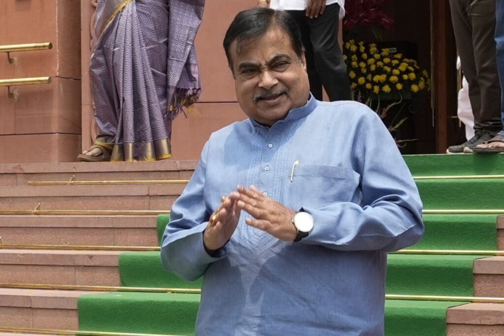 Buying A New Car? Commercial, Passenger Vehicle Manufacturers To Offer Discounts On Scrappage Certificate