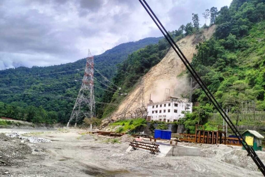 Massive Landslide Hits East Sikkim, Hydroelectric Project on Teesta Damaged | Video