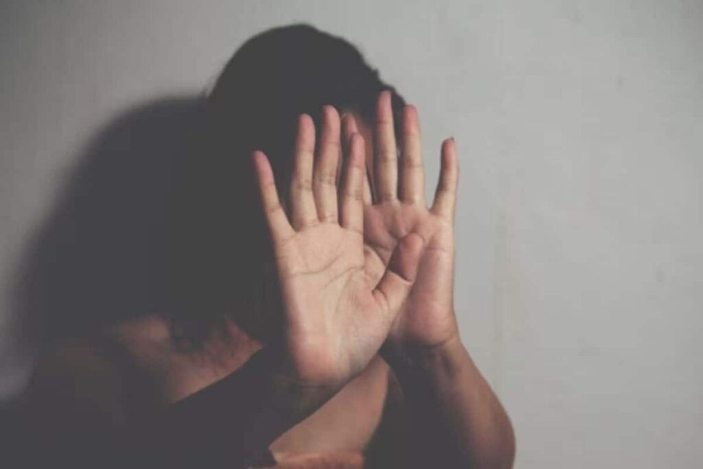 Woman Jumps from Ghaziabad High-rise, Family Alleges Harassment Over Dowry