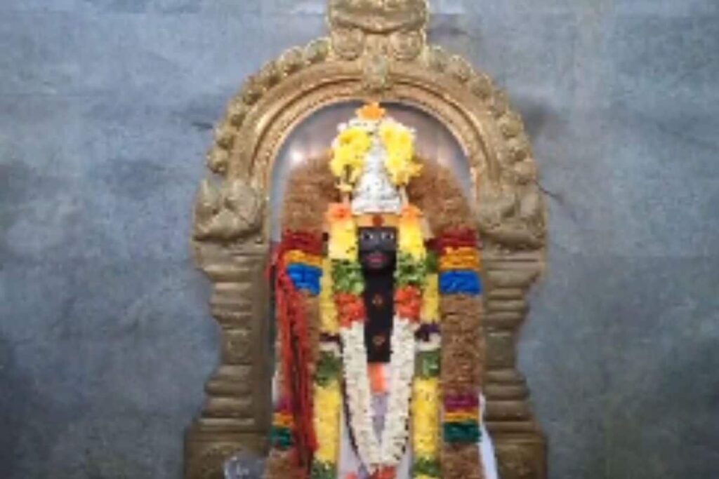 This Unique Ritual At Salem's Muniyappa Swami Temple Is Believed To Fulfill Wishes