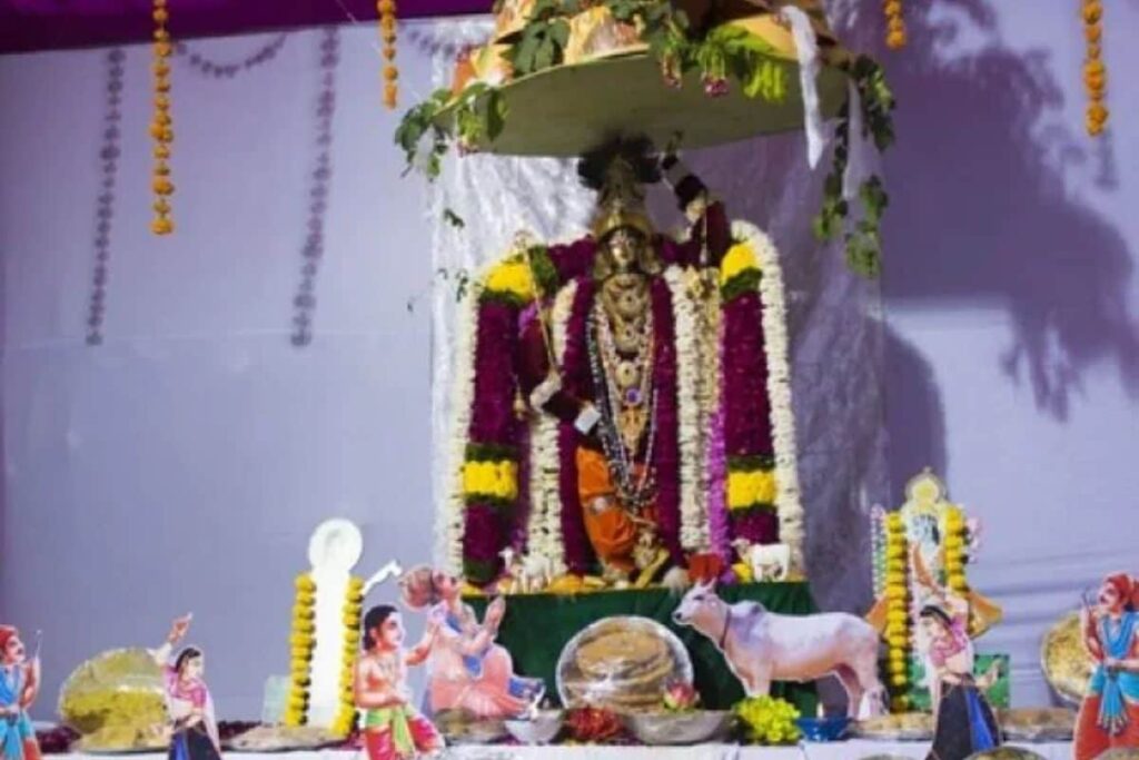 This Muslim Man From Karnataka Is Known For His Devotion To Lord Krishna