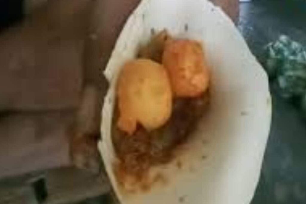 In Malda, This Sweet Shop Serves Unique Bengali Shingara With Cheese And Veggies