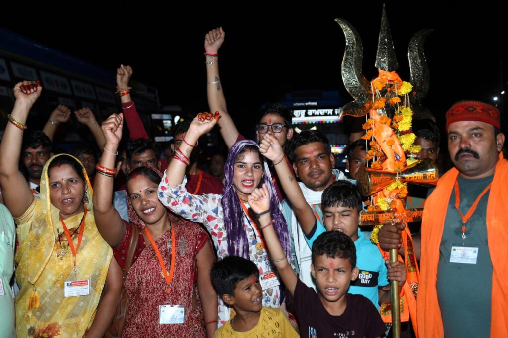 Fresh Batch of Over 500 Pilgrims Leaves Jammu for Amarnath Yatra