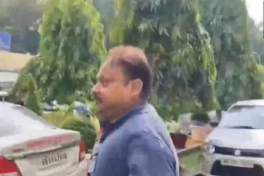 'Do You Know Sanjoy Roy': Cop Sprints To CBI Office, Dodging Media Queries On Kolkata Rape-Murder Accused | Watch