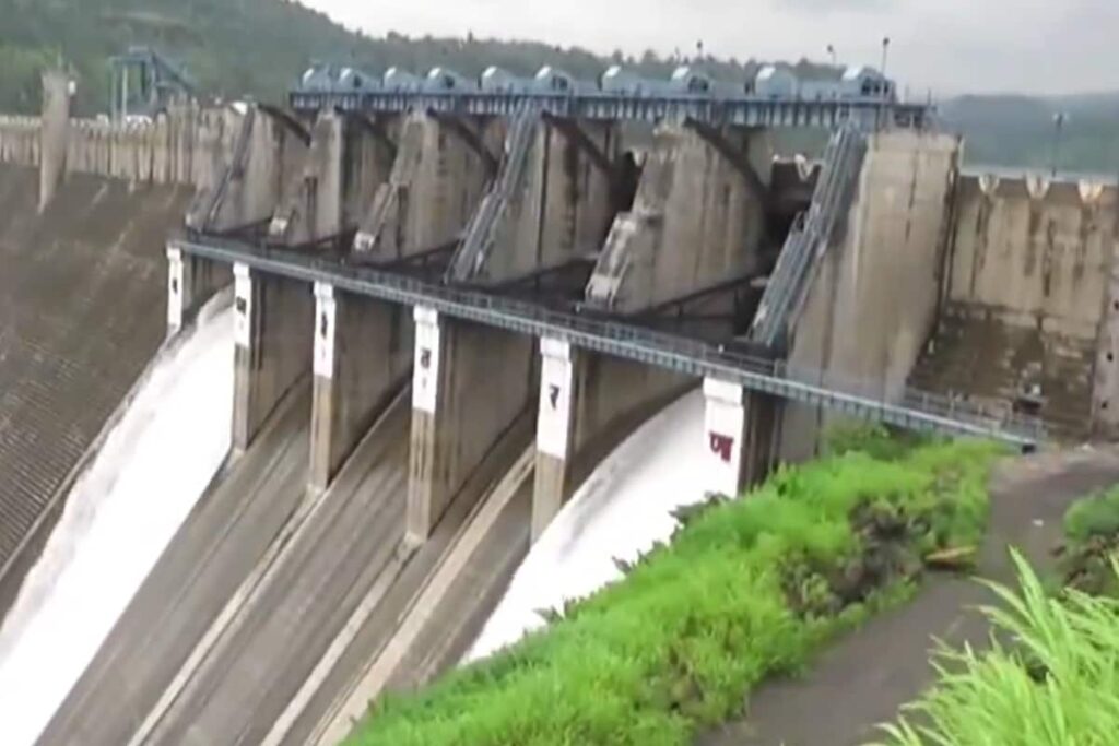 Mumbai's Madhya Vaitrana Dam Reaches Full Capacity Amid IMD's Orange Alert