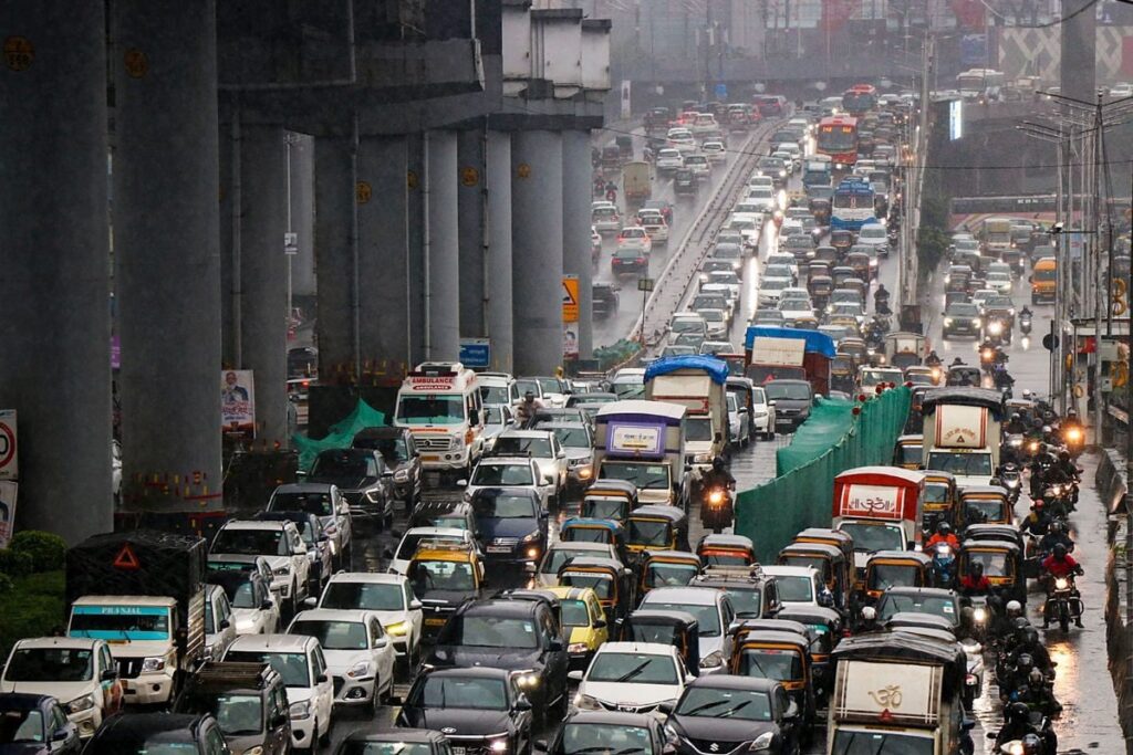 Bengaluru Traffic LIVE: Cops Alert Commuters Amid Rainfall, Light Showers Likely This Week
