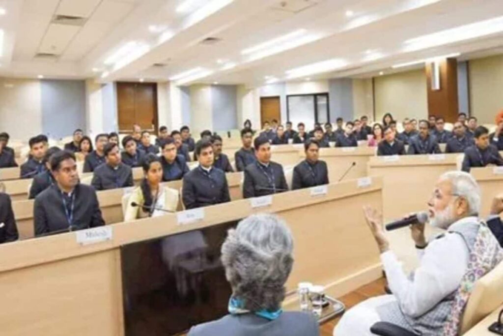 5 Urgent Letters in 8 Months: Centre's IAS Scarcity Inflames Lateral Hire Debate amid UPA-NDA Policy Clash