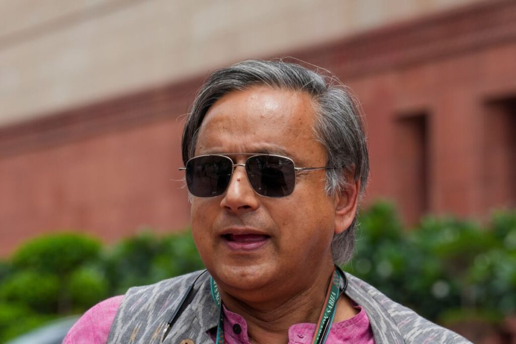 HC Refuses To Quash Defamation Proceedings Against Tharoor On 'Scorpion On Shivling' Remark