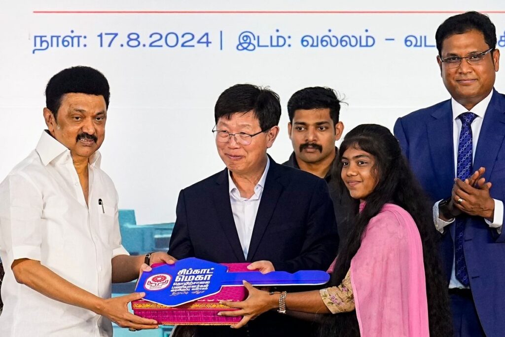 Foxconn Hires Regardless Of Gender, Recruitment On A Rise In India, Says Chairman Young Liu