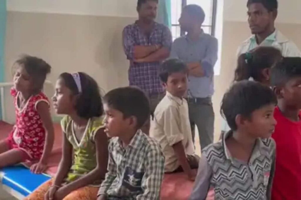 14 Students at UP School Fall Sick after Eating 'Jalebi' Distributed During Independence Day Celebrations