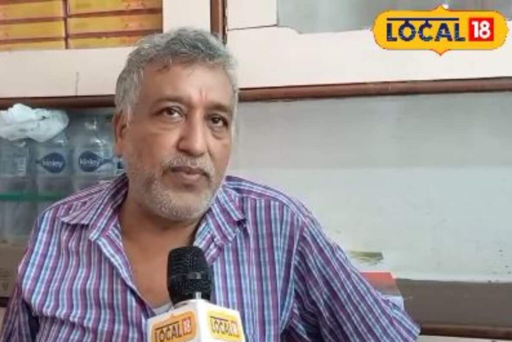 This Shop in UP Has Been Selling Mouth-Watering Rabri Wala Ghevar for 100 Years