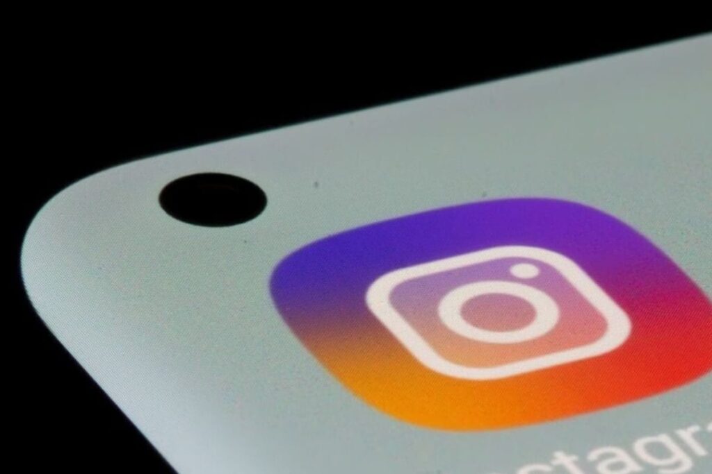 Miscreants Create Fake Instagram Account Of Former Kerala HC Chief Justice, Seek Money