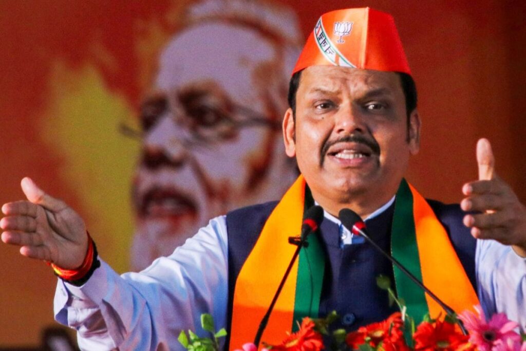 Collapsed Statue of Shivaji Maharaj Was Built By Navy; Govt to Install Bigger One There: Fadnavis