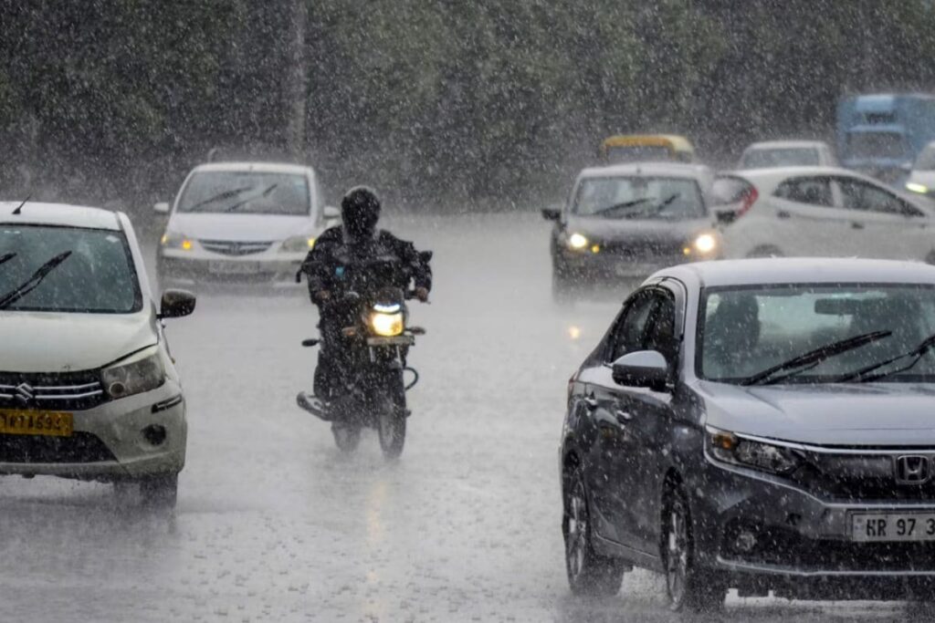 Heavy Rains To Lash J&K, Himachal & Uttarakhand Over Next 3-4 Days, Red Alert Issued in Bihar | Weather Updates