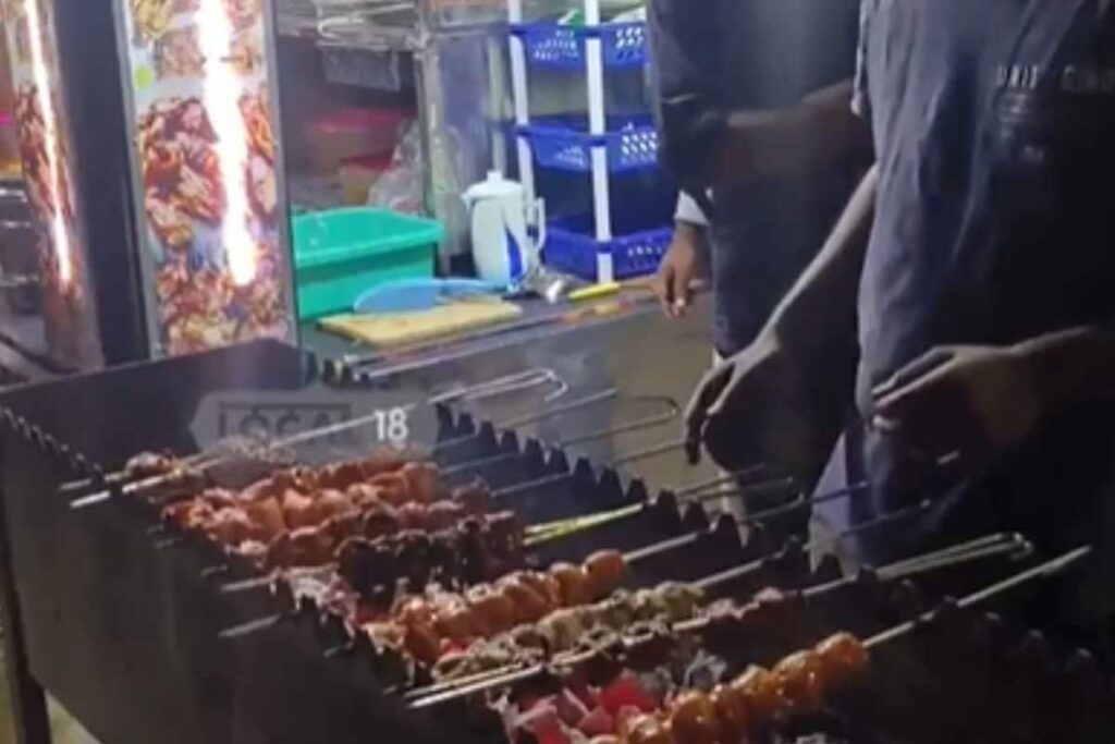 These Two Andhra Brothers Earn Rs 5,000 Per Day Through Chicken And Mutton Stick Business