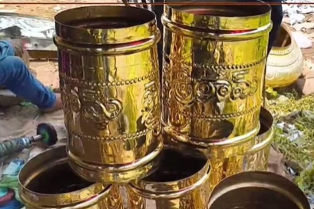 Artists Of This Town In Andhra Pradesh Are Gaining Profits By Making Panchaloha Idols