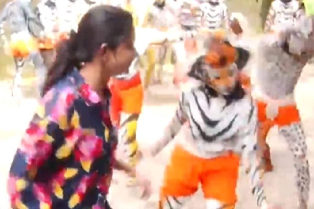Viral Dance Sensation Shreya Acharya Joins Udupi’s Famous Pili Vesha Team For Navratri
