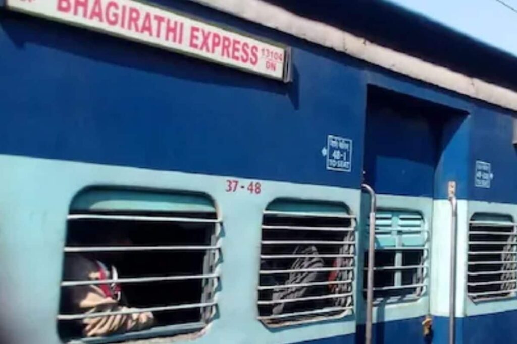 BJP Workers Block Trains, Shut Down Markets In Berhampore During Bengal Bandh