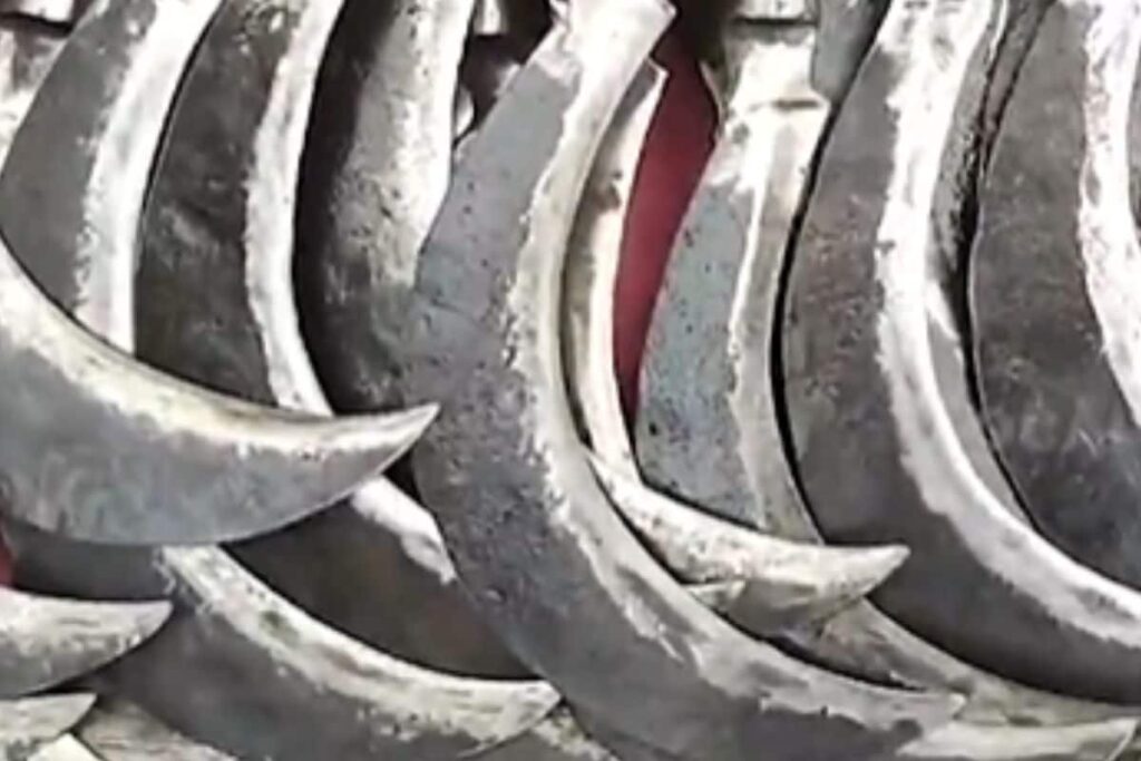 In Karnataka's Puttur, This Man Has Been Making Sickles Using Pure Iron For 40 Years