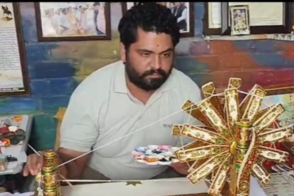 This Bikaner Artist Crafts Unique Charkha Representing India's Heritage