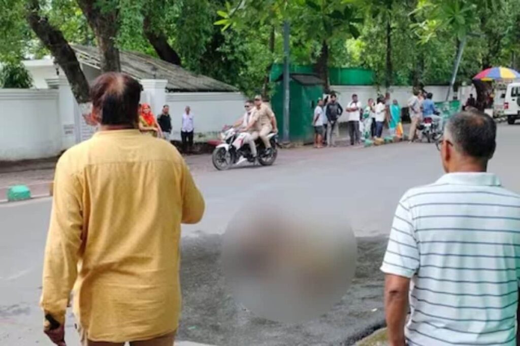 Unnao Woman Sets Herself on Fire on Lucknow Streets, Suffers 90% Burns; Police Probe On