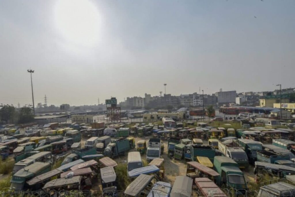 Parking Fees Likely to Go Up in Delhi; Directive Issued Amid Worsening Pollution, Traffic