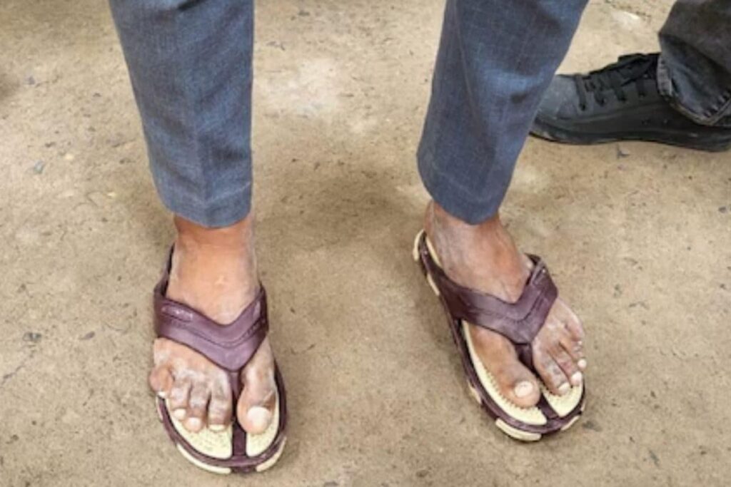 Bihar Police Constable Exam: 2 Patna Candidates Caught Cheating With Bluetooth Devices in Slippers