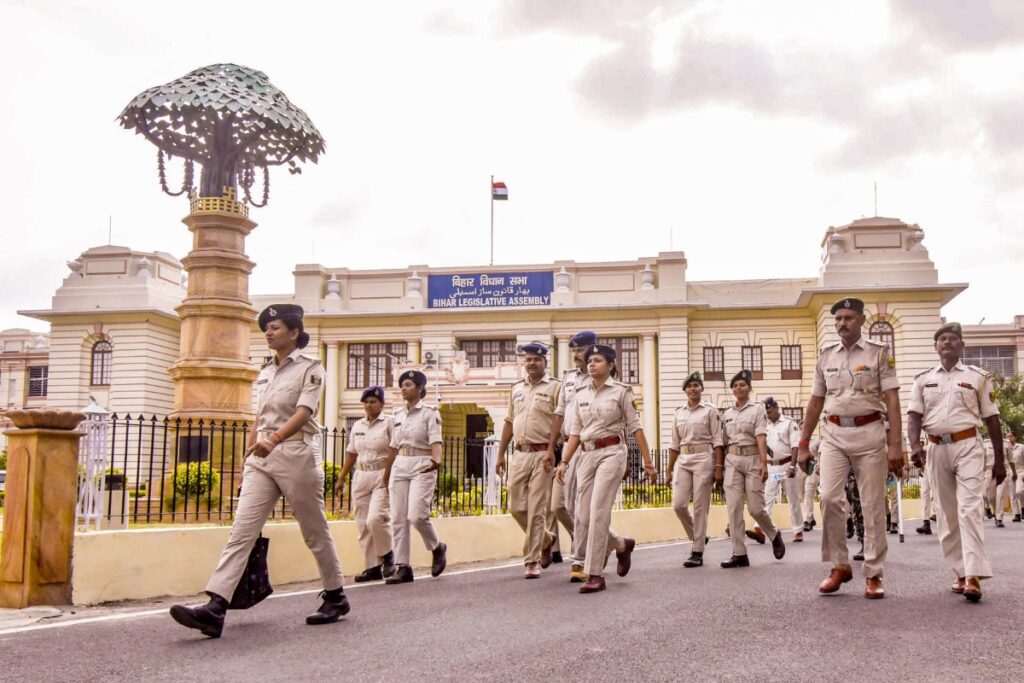 Bihar's Tough Cop Swarn Prabhat, Known for His Firm Stand Against Criminals, Gets Transferred