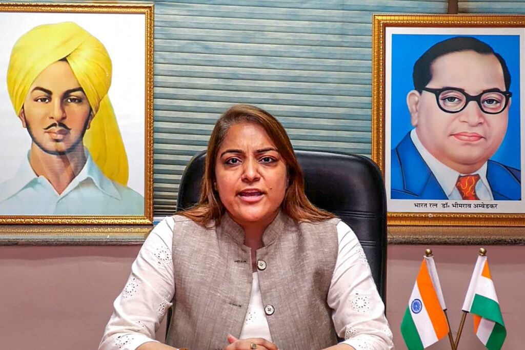 'Grave Dereliction Of Duty': Delhi Mayor Slams MCD Chief For Lapses In Door-to-Door Garbage Collection