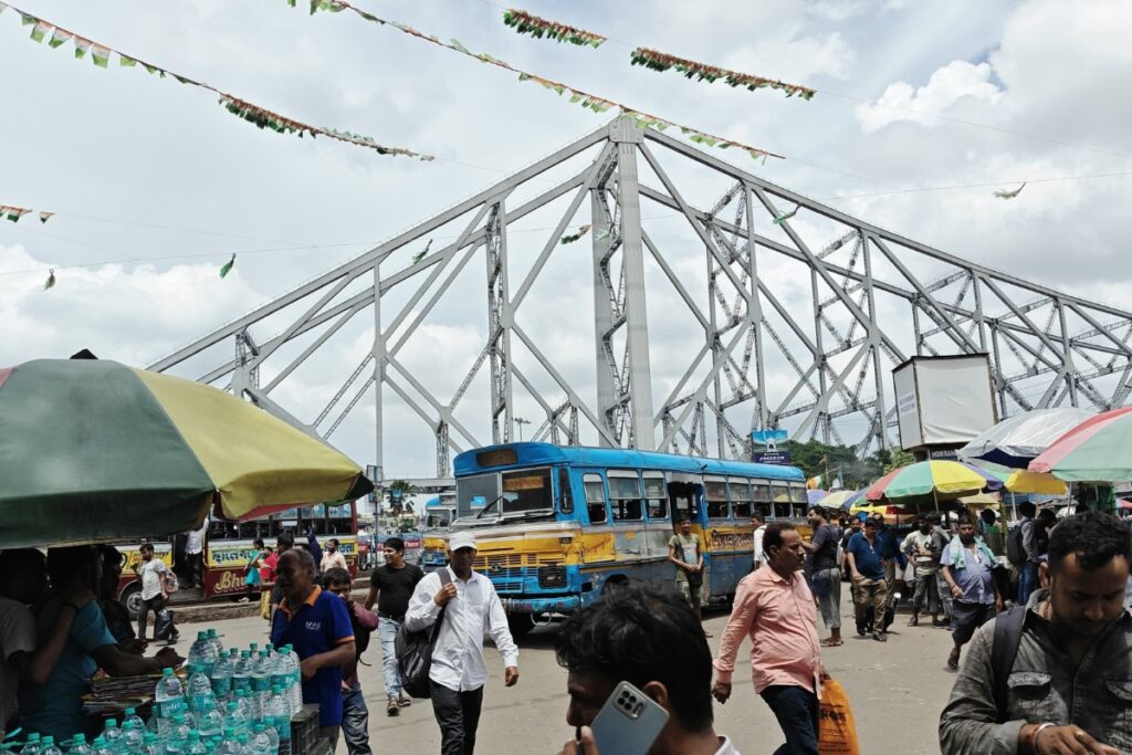 First Person Account: Sensing The Unsettling Calm On A Walk from Howrah Bridge to Nabanna
