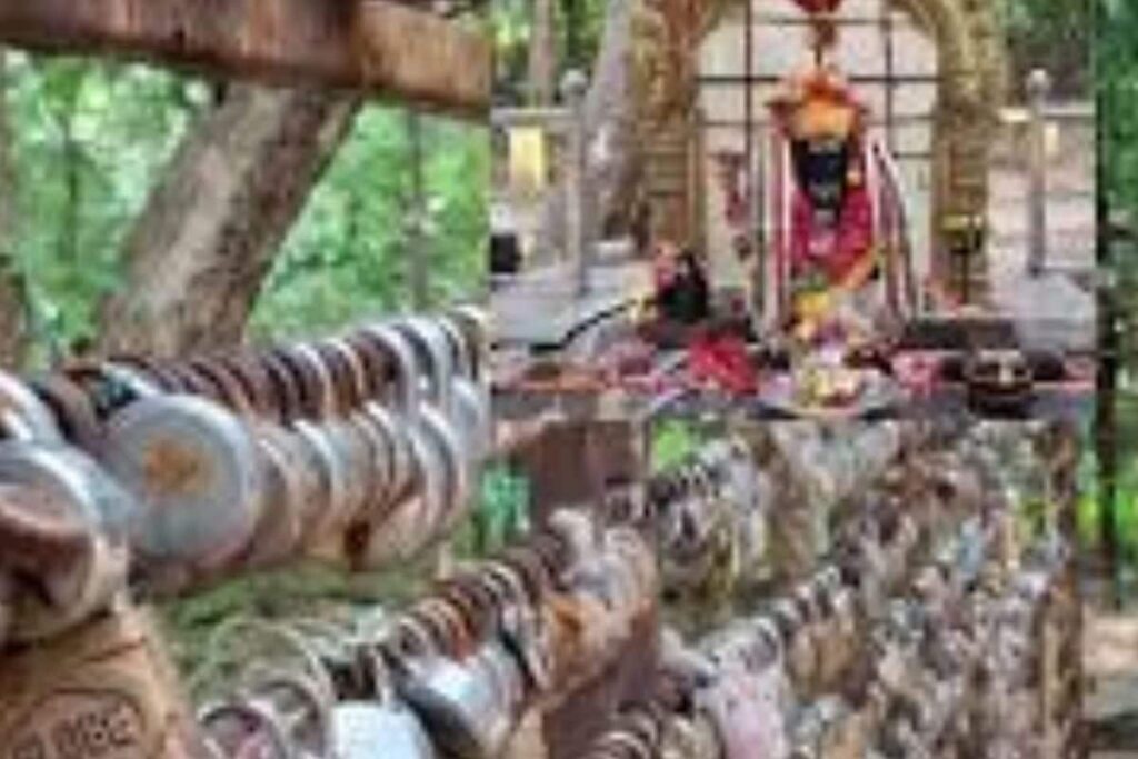 In Tamil Nadu, Devotees Tie Locks Around This 1,500-year-old Temple