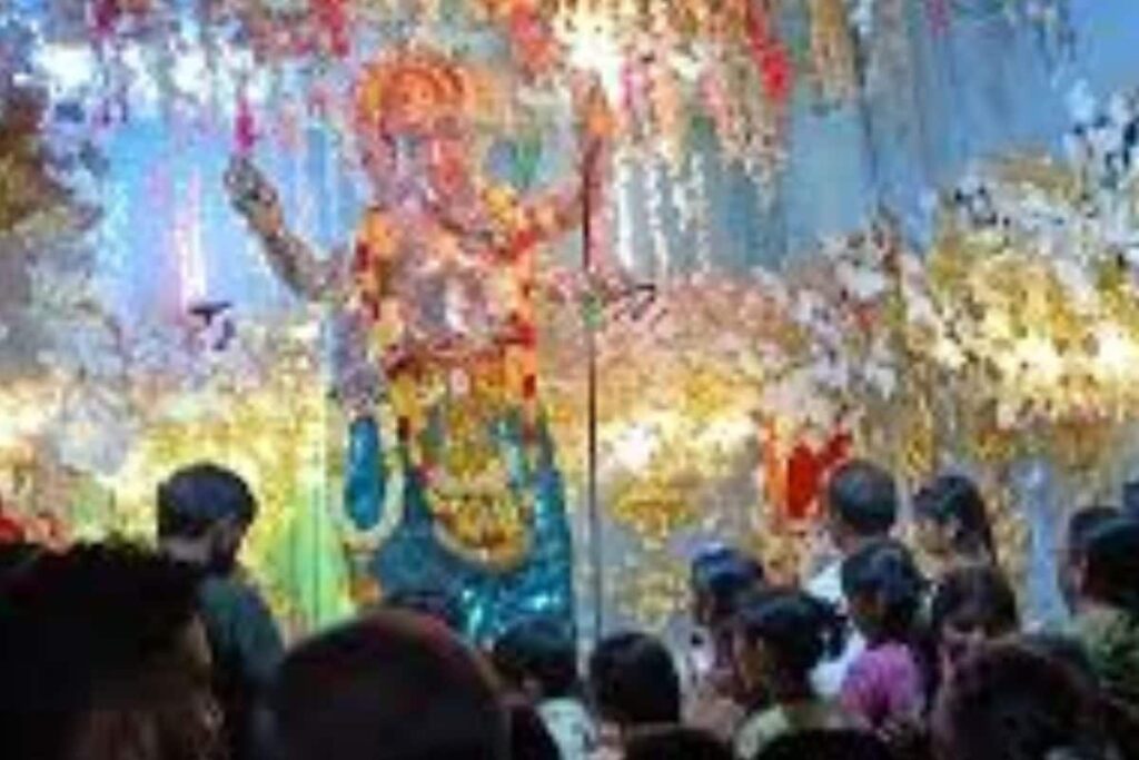 In Telangana's Nizamabad, Local Mandali Creates 10-foot tall Mirror Ganesh Statue