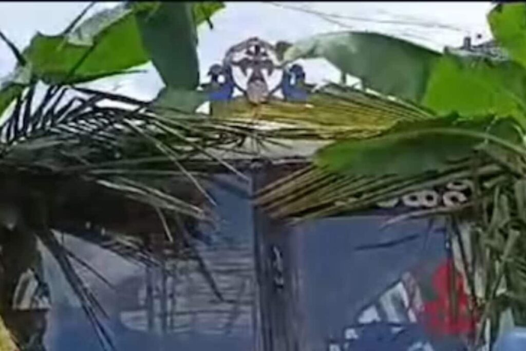 In Karnataka's Hubballi, Villagers Bid Farewell To The Town's First Bus