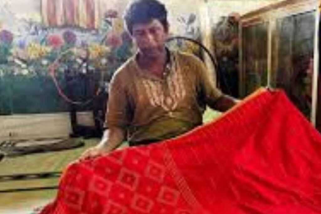 Ahead Of Durga Puja, This Shop In Bengal's Bardhaman Exports Jamdani Saree To Malaysia