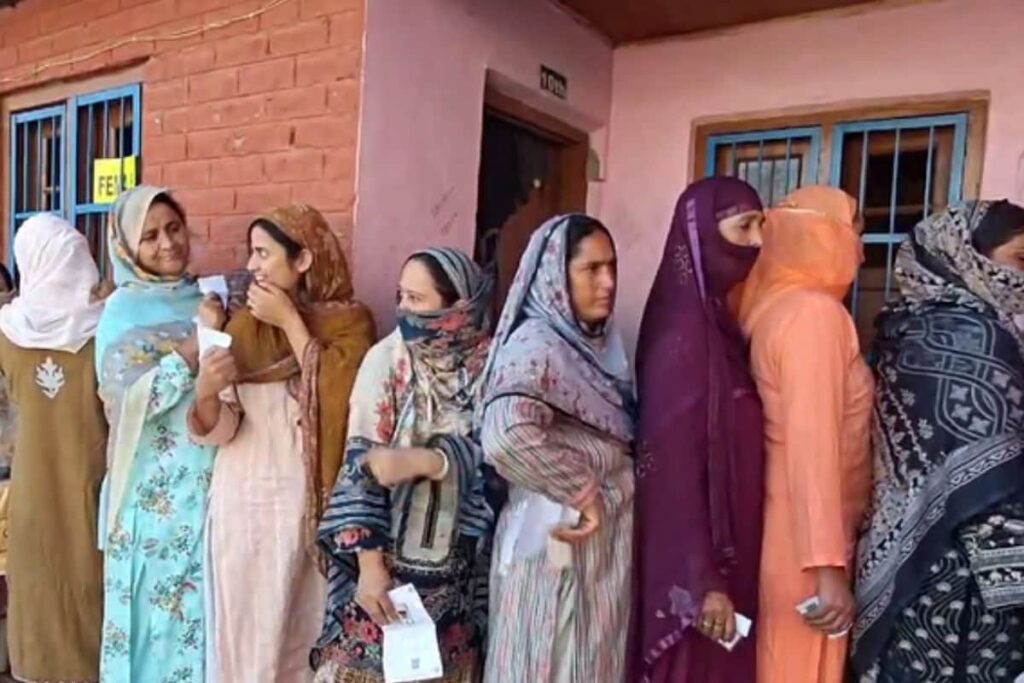 Jammu & Kashmir Election: 20 of 26 Assembly Segments In Second Phase Record Lower Voter Turnout Than 2014