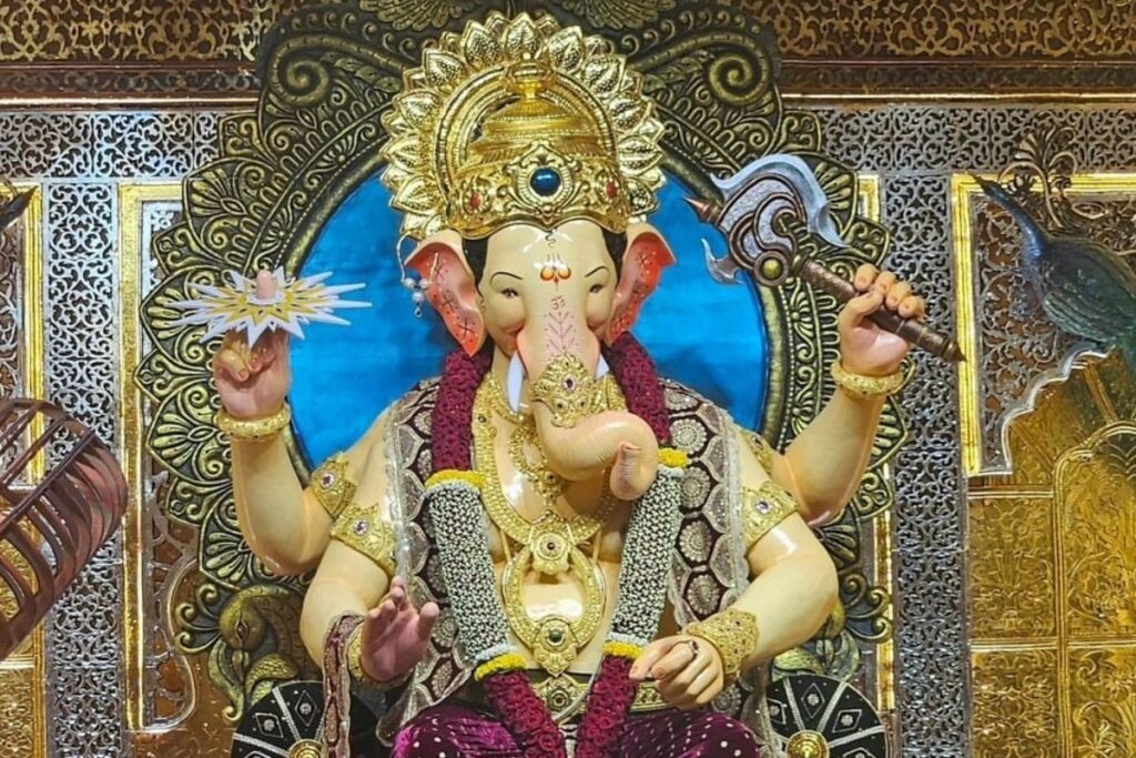 WATCH: First Look of Mumbai's Lalbaugcha Raja Ahead of Ganesh Chaturthi