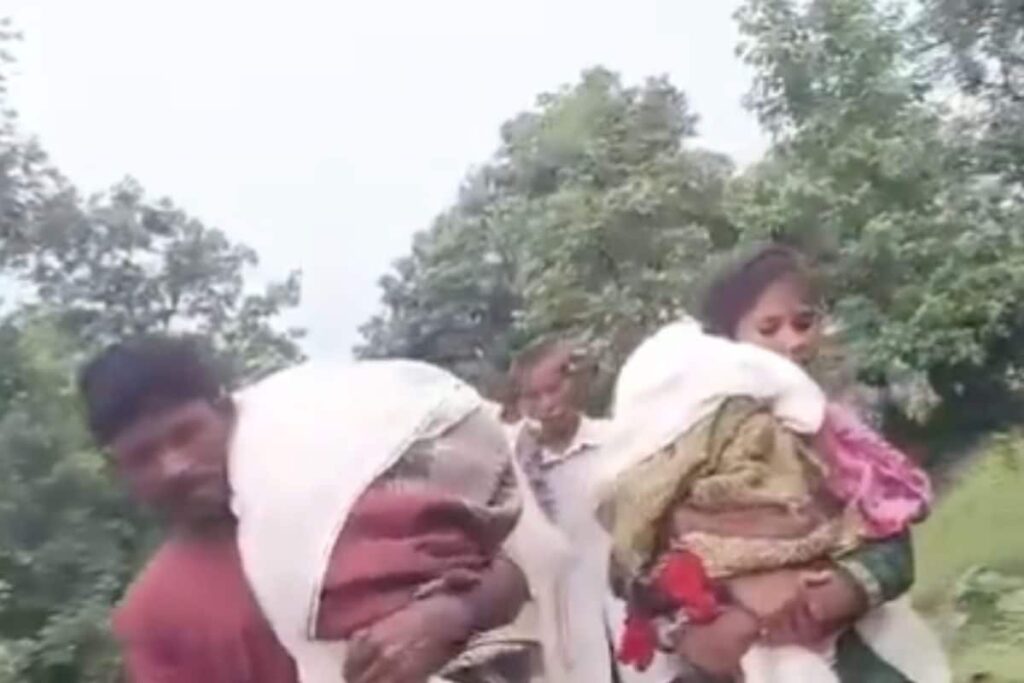 Maharashtra: No Ambulance, Parents Forced To Carry Sons' Bodies On Shoulder For 15 KM