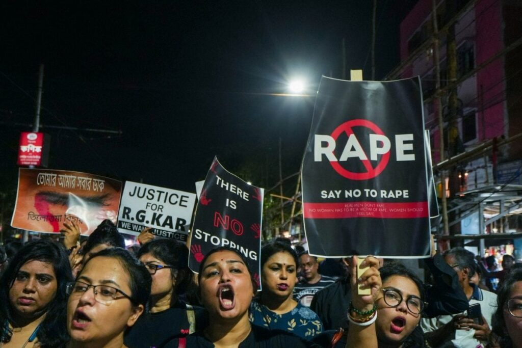 From Boats To Road Graffitis And Beyond Borders: A Month On, Kolkata Rape-Murder Protests Take Many Forms | Watch