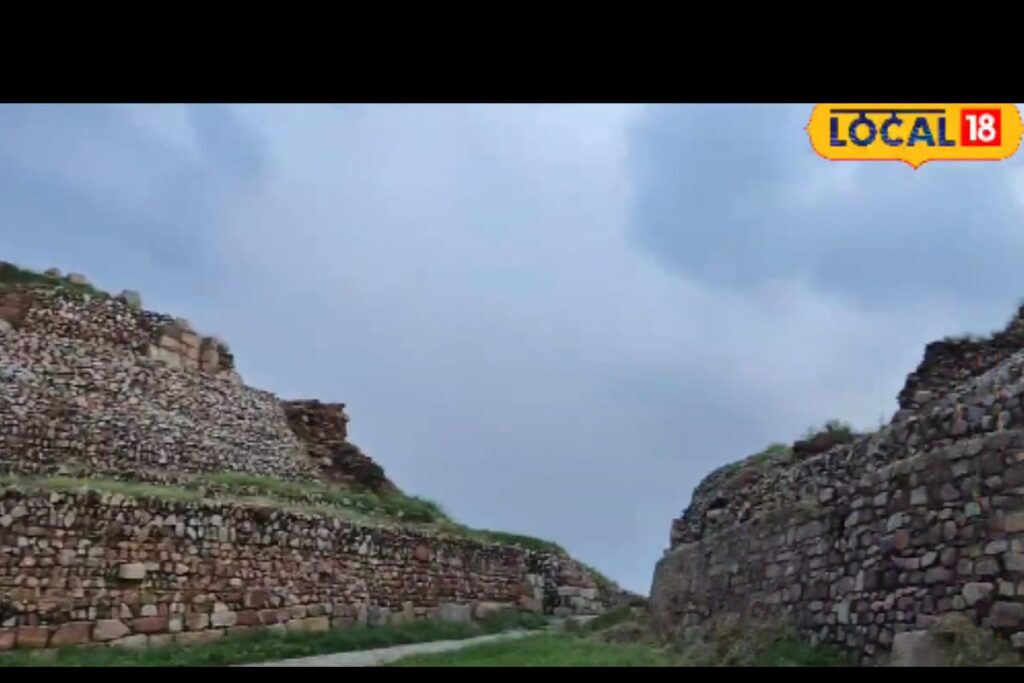 Is Delhi's Tughlaqabad Fort Haunted? Hear from the Man Who Guards It